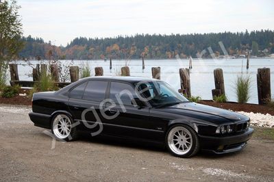 Автостекло BMW 5 E34
